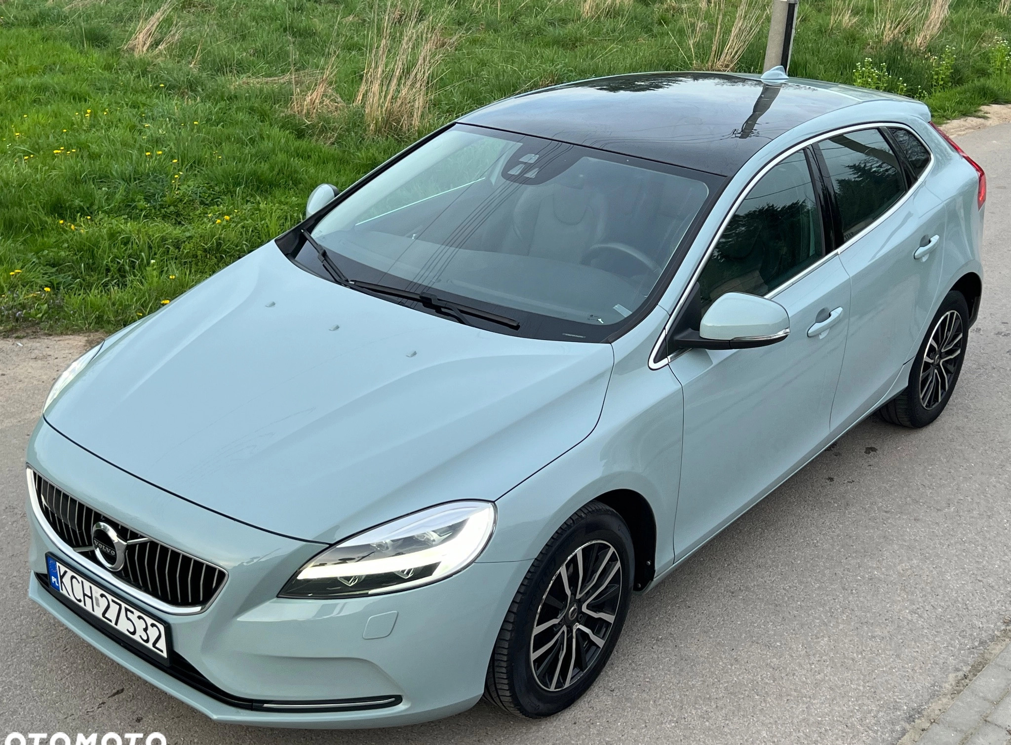 Volvo V40 cena 59900 przebieg: 165500, rok produkcji 2017 z Chrzanów małe 781